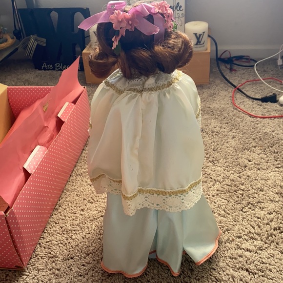 Treasury collectors Gloria doll - Picture 9 of 11